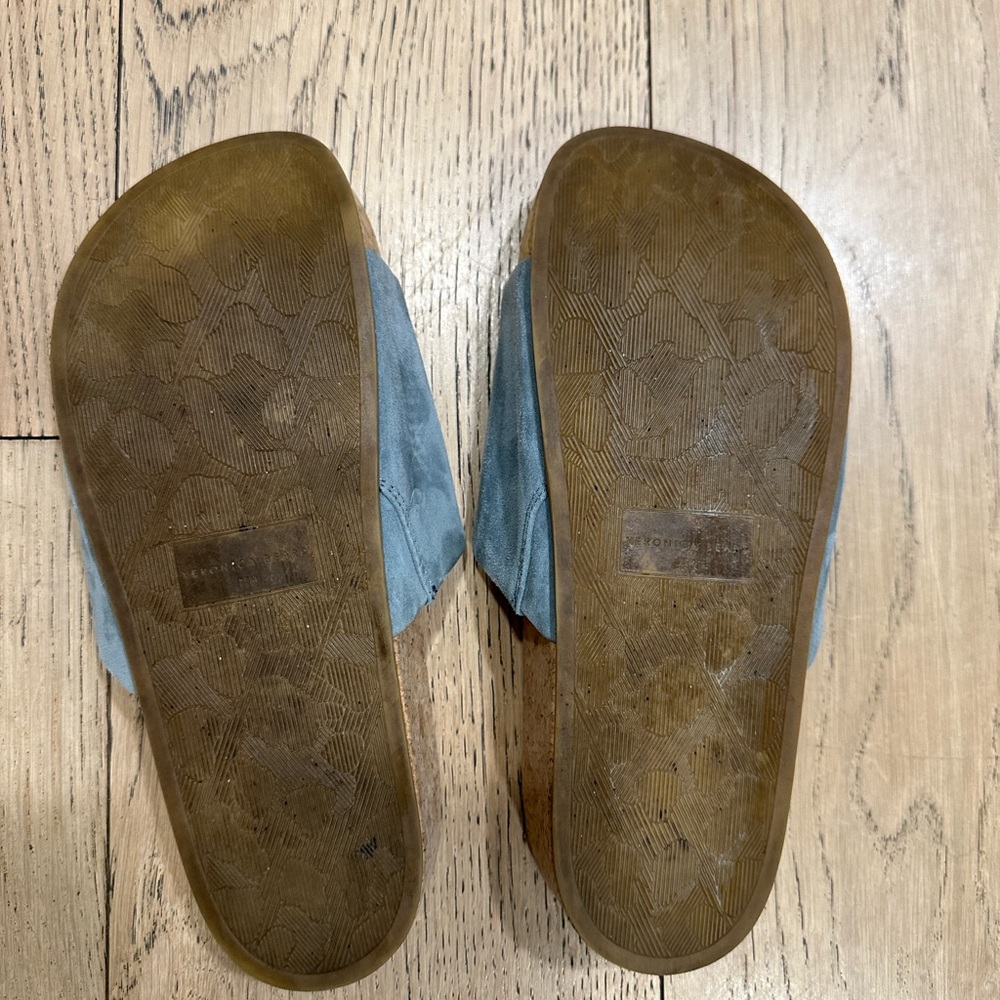 Veronica Beard Dresdyn Platform Suede
Slide - Picture 9 of 9
